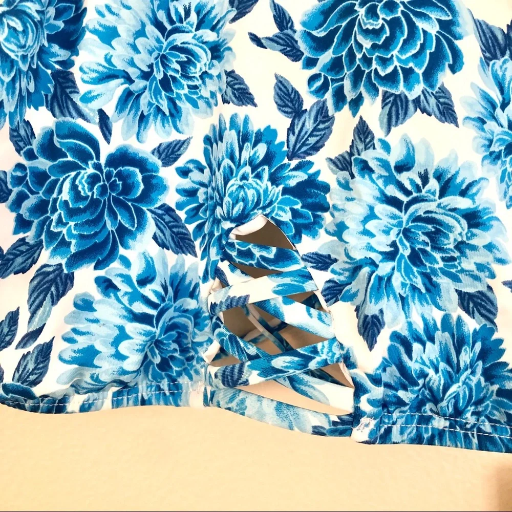 FRANKIE’S BIKINIS New Marley 2 Strappy Back Bikini Top in Blue Dahlia Floral